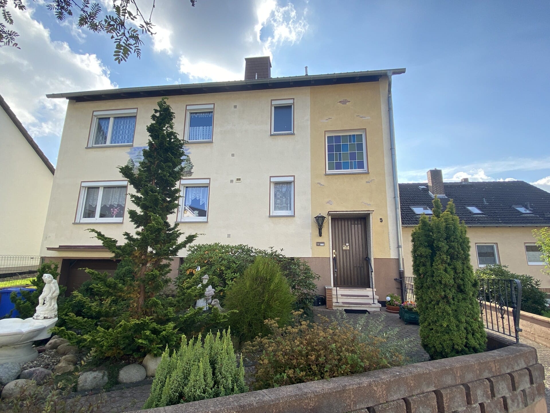 Immobilie in Niedenstein - Zweifamilienhaus in ruhiger Lage sucht Familie!!!
KEINE KÄUFERPROVISION - Bild 0