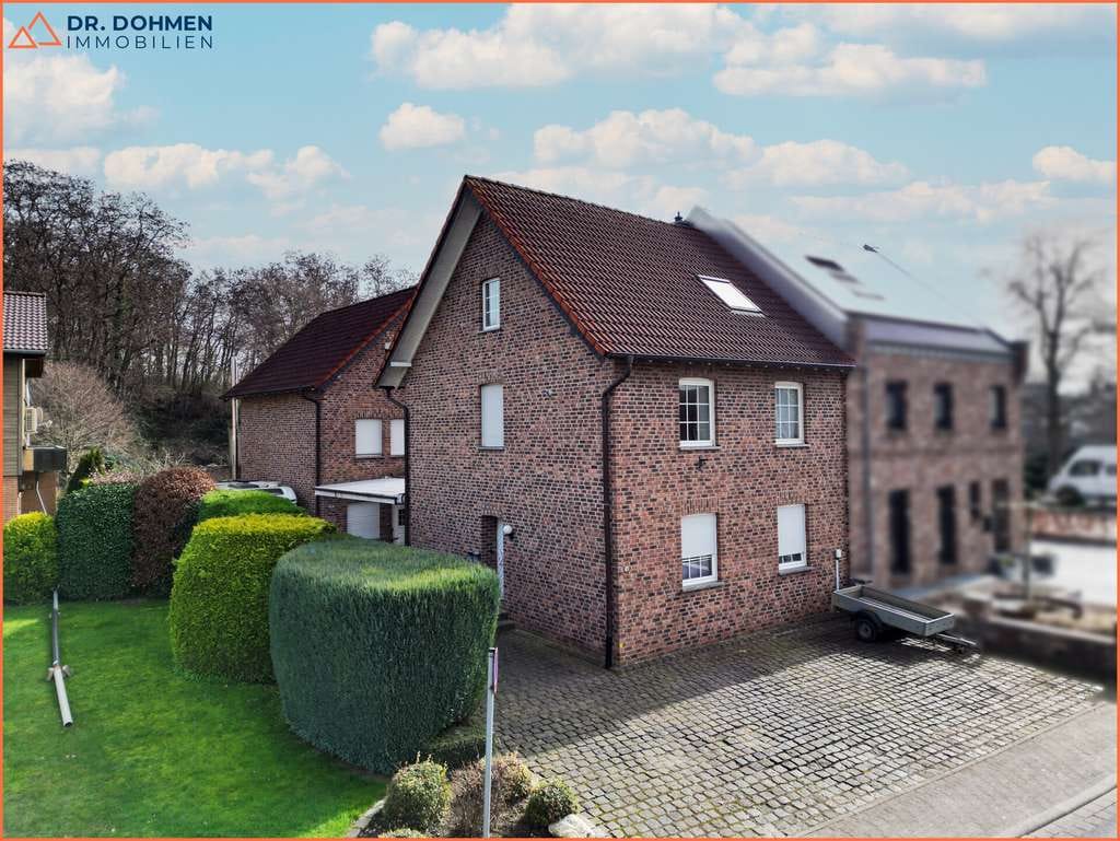 Immobilie in Heinsberg - Attraktives Immobilienensemble in Aphoven: Zwei Zweifamilienhäuser mit viel Potenzial - Bild 0