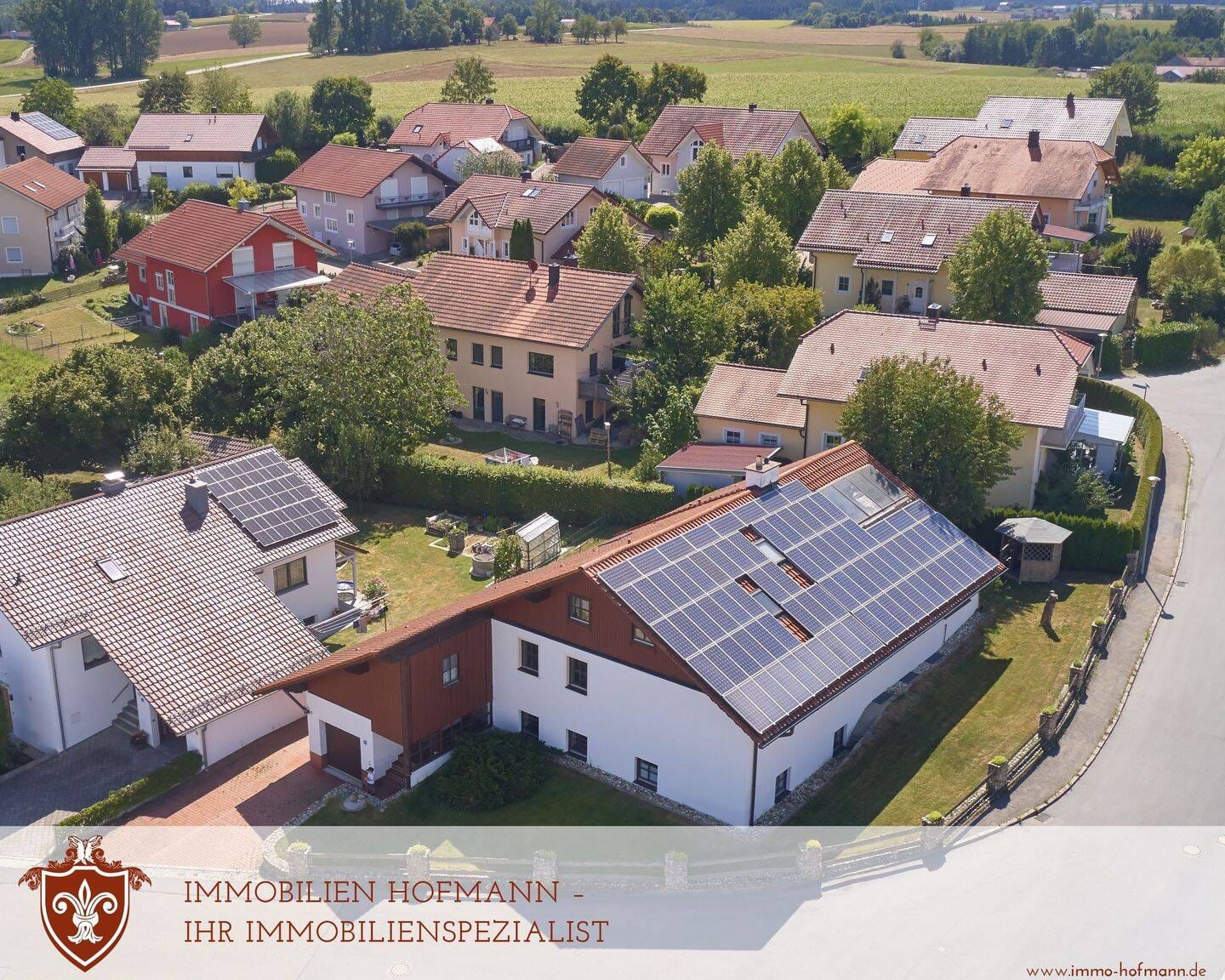 Immobilie in Arnstorf - ++ Direkt einziehen! Großes und helles EFH mit Einliegerwohnung ++ - Bild 0