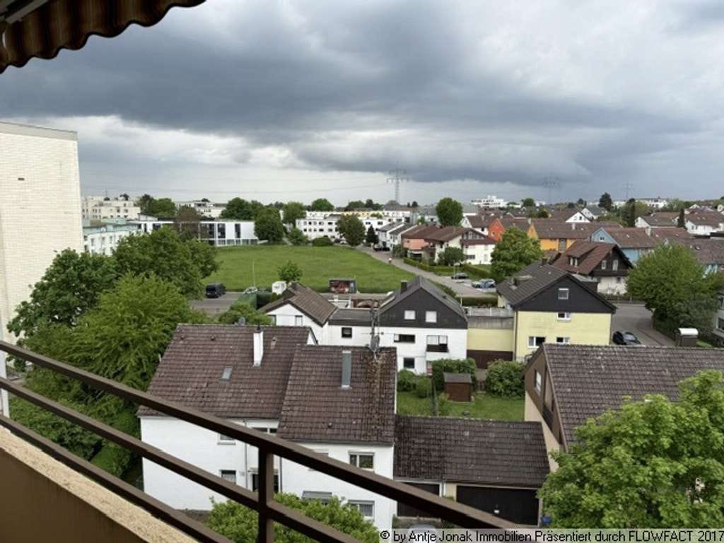 Immobilie in Esslingen am Neckar - Wohnen mit Weitblick - 3 Zimmer-Wohnung mit sonnigem Balkon in Esslingen-Berkheim - Bild 2
