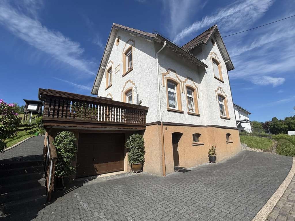 Immobilie in Gummersbach - Gepflegtes Wohnhaus mit liebevoll angelegtem Garten! - Bild 2