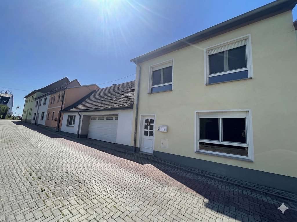 Immobilie in Eckartsberga - Idyllisch wohnen mit Burgblick & großer Dachterrasse - Bild 1