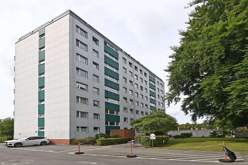 Immobilie in Ahrensburg - Vermietete 1-Zimmer Wohnung mit toller Aussicht und TG Stellplatz im Herzen von Ahrensburg! - Bild 0