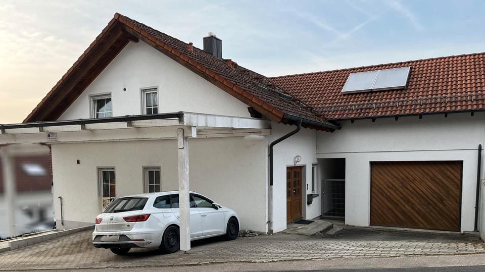 Immobilie in Hüttlingen - 1-2 Familienhaus mit viel Platz in Hüttlingen - Bild 0