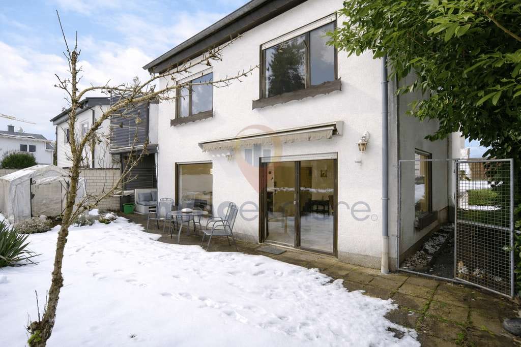 Immobilie in Weilrod - Einfamilienhaus am Waldrand - mit viel Potenzial und Privatsphäre - Bild 0