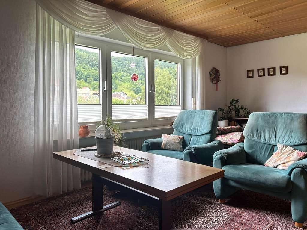 Immobilie in Dernbach (Westerwald) - Traumhafter Weitblick in Dernbach – Zuhause mit Platz und Potenzial - Bild 4