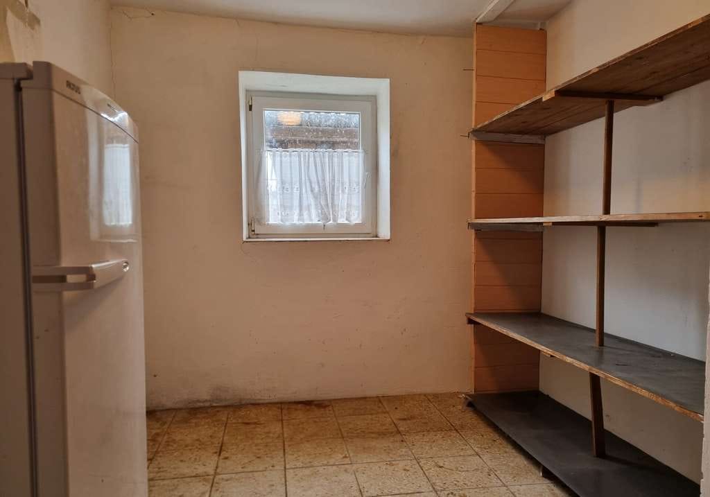 Immobilie in Burgsalach - Charmantes Einfamilienhaus mit großem Grundstück in ruhiger Lage von Burgsalach - Bild 2
