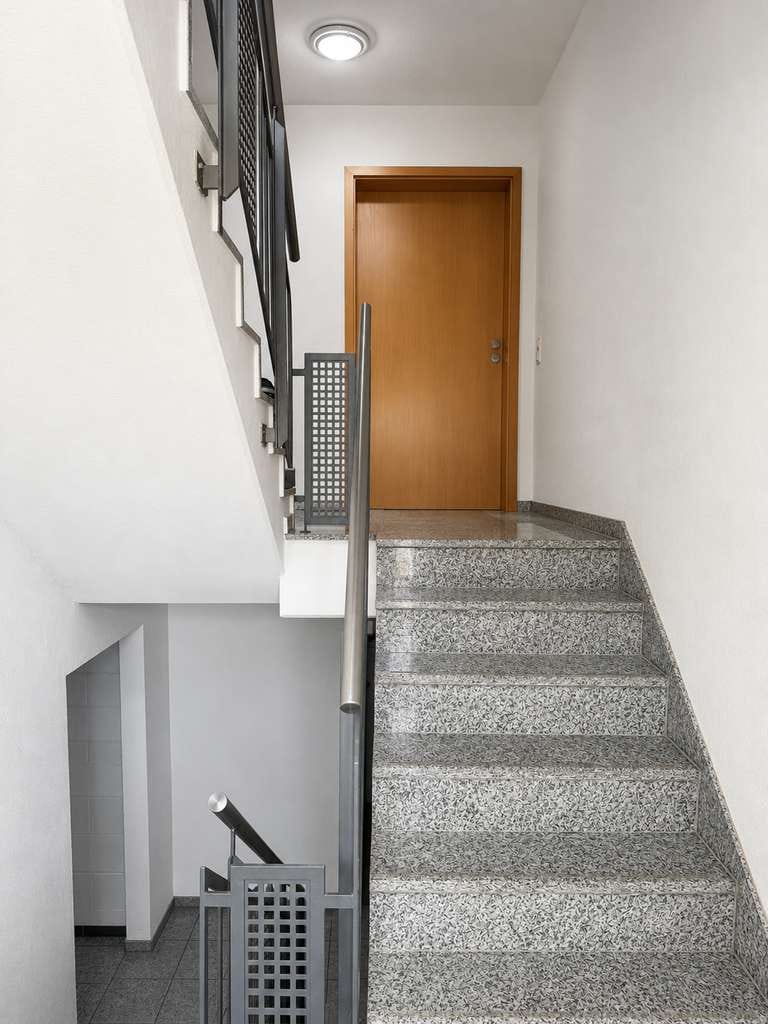 Immobilie in Geislingen - 🏡 Wohnen mit besonderem Charakter – Maisonettewohnung mit Luftraum & privatem Balkon - Bild 3