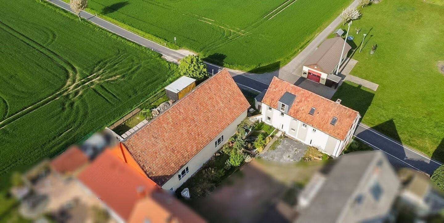 Immobilie in Seelitz - Zwei Doppelhaushälften mit großem Potenzial und imposanter Scheune - Bild 1