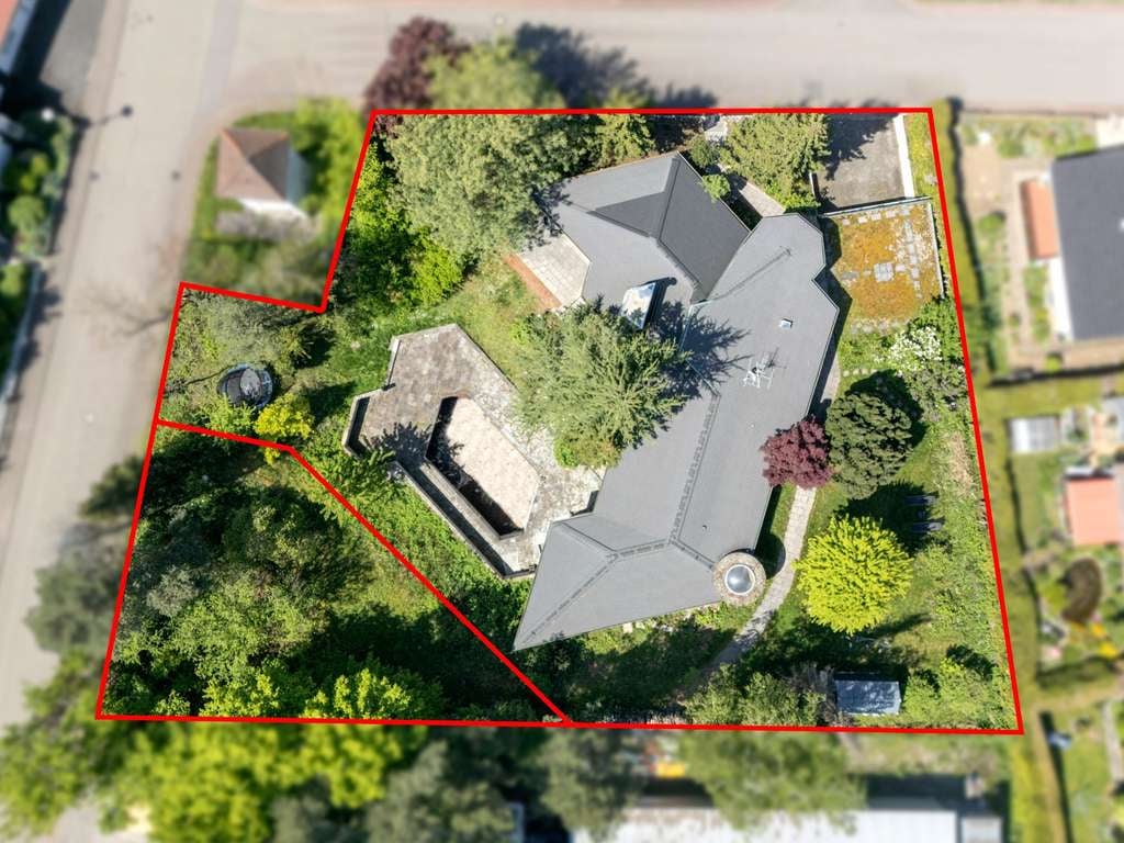 Immobilie in Eisingen - Exklusiver Architekten-Bungalow auf großzügigem Grundstück - Bild 1