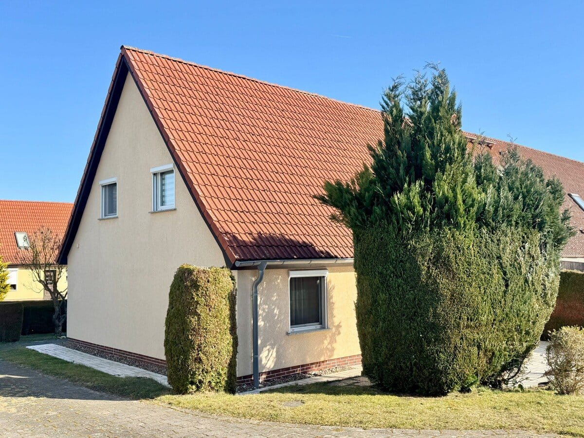 Immobilie in Blankenhof - HORN IMMOBILIEN ++ 4 km bis Neubrandenburg, Haus mit großem Grundstück - Bild 2