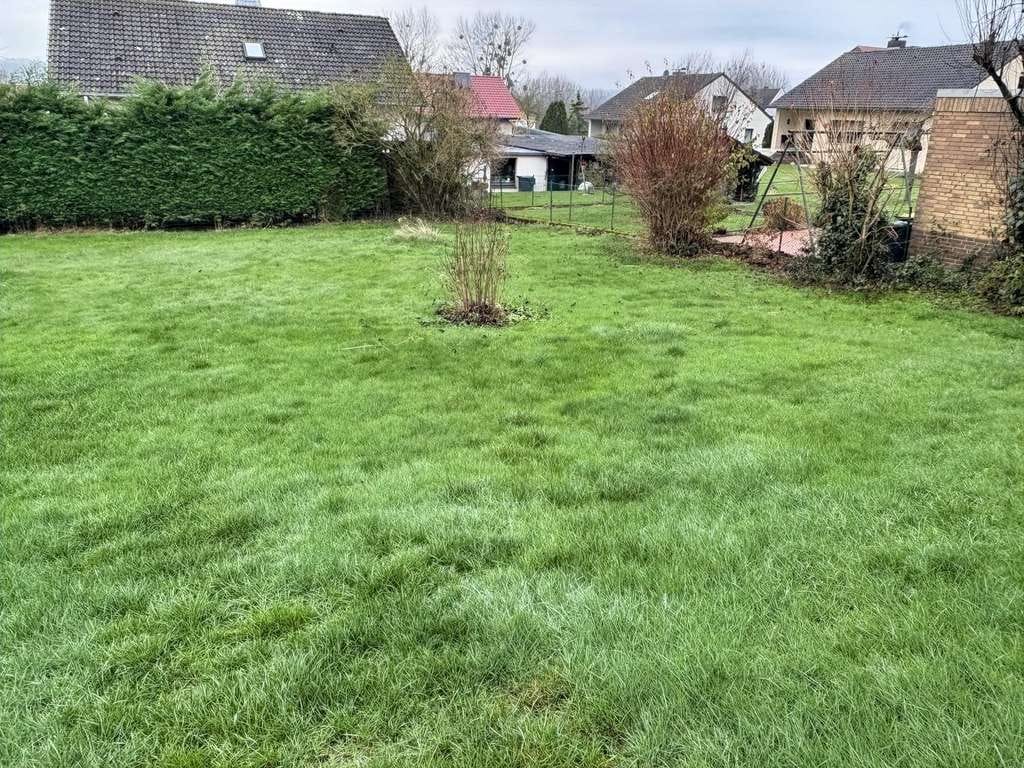 Immobilie in Kalletal - Einfamilienhaus mit großem Grundstück in ruhiger Sackgassenlage in Kalletal-Ortsteil - Bild 1