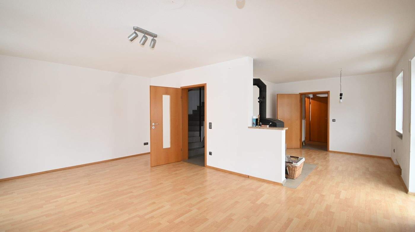 Immobilie in Parsberg - Familienfreundliche Doppelhaushälfte mit "energetischer Komplettausstattung" in Parsberg - Bild 2