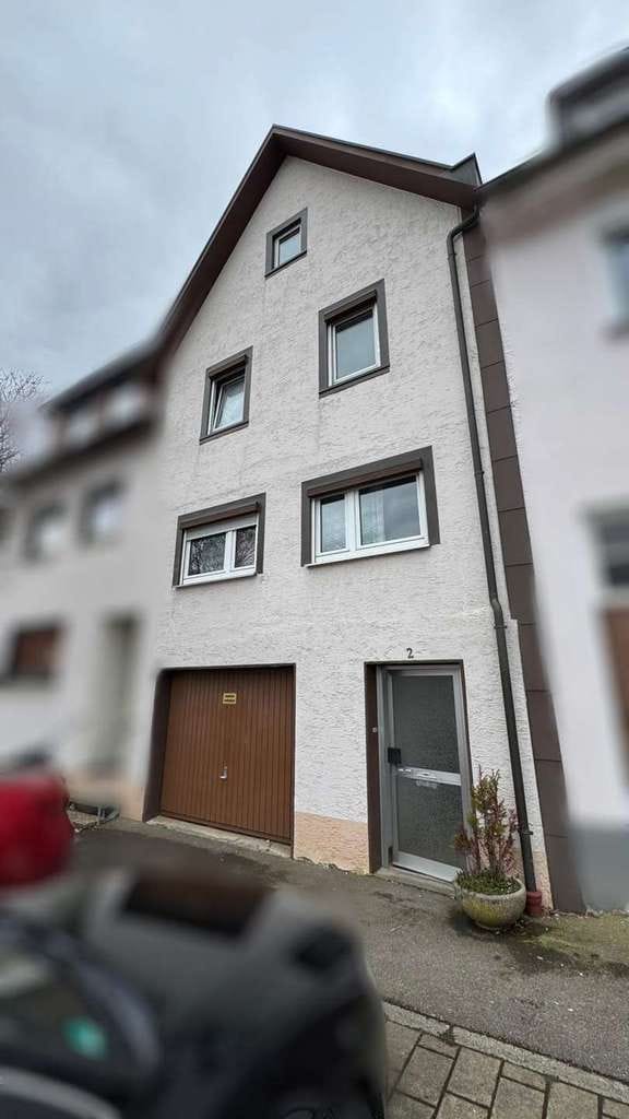 Immobilie in Albstadt - Komplett renovierte Doppelhaushälfte in Albstadt-Truchtelfingen - Bild 0