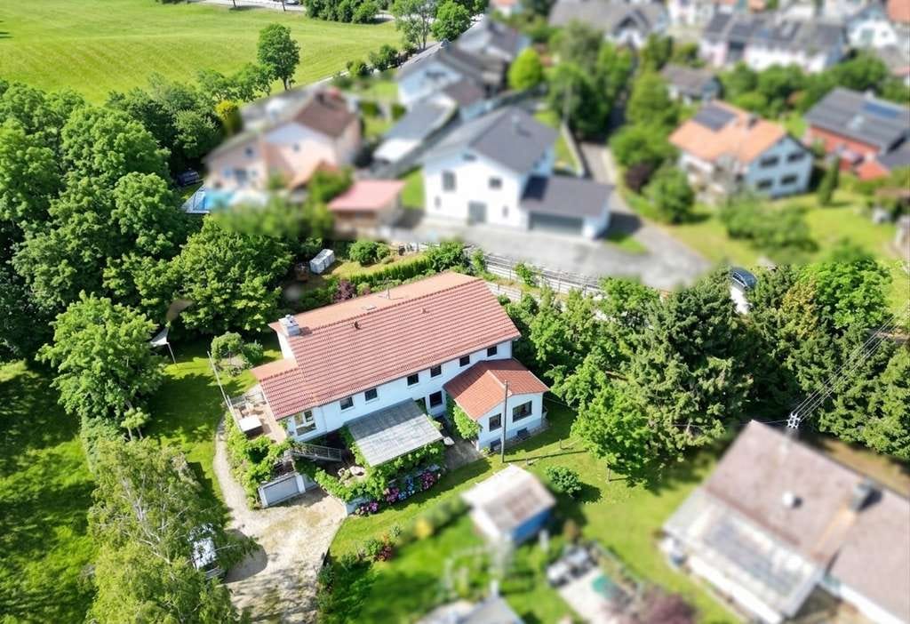 Immobilie in Windach - Alpenblick trifft Gartenidylle – Außergewöhnliches Zweifamilienhaus mit ca. 320 m² Wohnfläche - Bild 2
