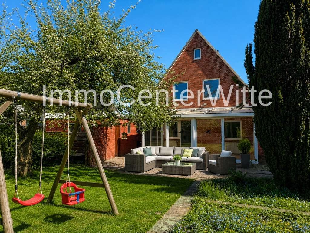 Immobilie in Glückstadt - Ihr Zuhause auf 173 qm, mit 6 Zimmern und Wintergarten in 25348 Glückstadt - ideal für große Familie - Bild 0