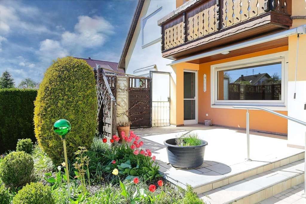 Immobilie in Bobingen - Flexibles Haus mit 2 Wohneinheiten - Bild 1