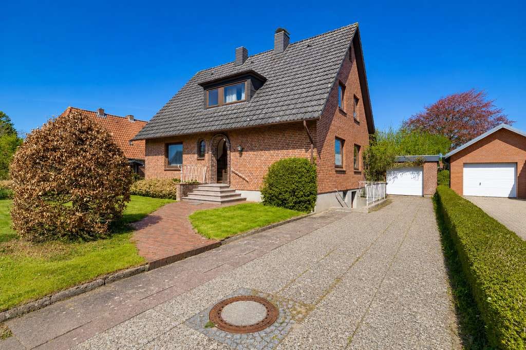 Immobilie in Sterup - Sterup: Ein Zuhause voller Möglichkeiten – 6 Zimmer, Vollkeller & sonniger Garten - Bild 0
