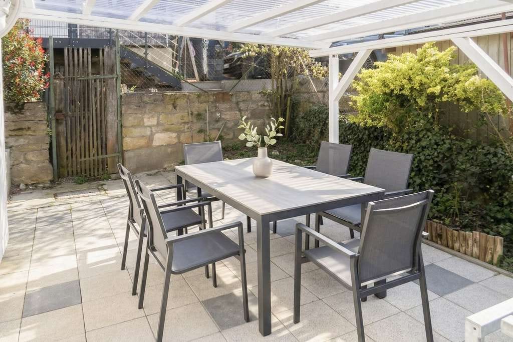 Immobilie in Erdmannhausen - Großzügige 4-Zimmer-Wohnung mit Terrasse, Dachboden und viel Gestaltungspotenzial - Bild 1