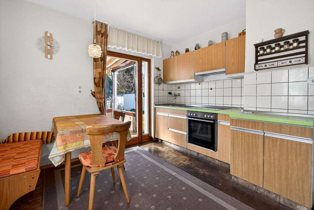 Immobilie in Weidenstetten - Großzügiges Ein-/Zweifamilienhaus mit Gartenidylle – viel Platz, viel Potenzial in Weidenstetten - Bild 1