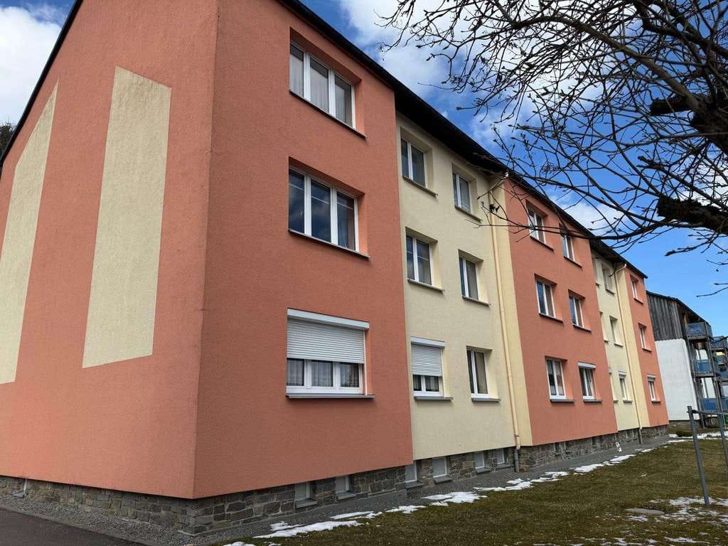 Immobilie in Oberwiesenthal - 4-Raum Wohnung mit toller Aussicht und Kachelofen im Oberwiesenthal! - Bild 0