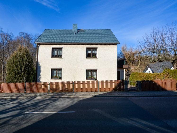 Immobilie in Glashütte - Einfamilienhaus im Grünen bei Dresden - 5 Zimmer, großer Garten & Garage!  **Provisionsfrei** - Bild 0