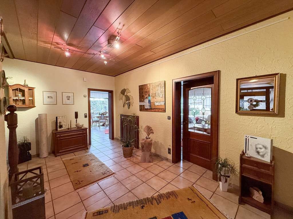 Immobilie in Bellheim - Sehr schönes Einfamilienhaus mit Keller, Doppelgarage und Garten in Bellheim - Bild 4