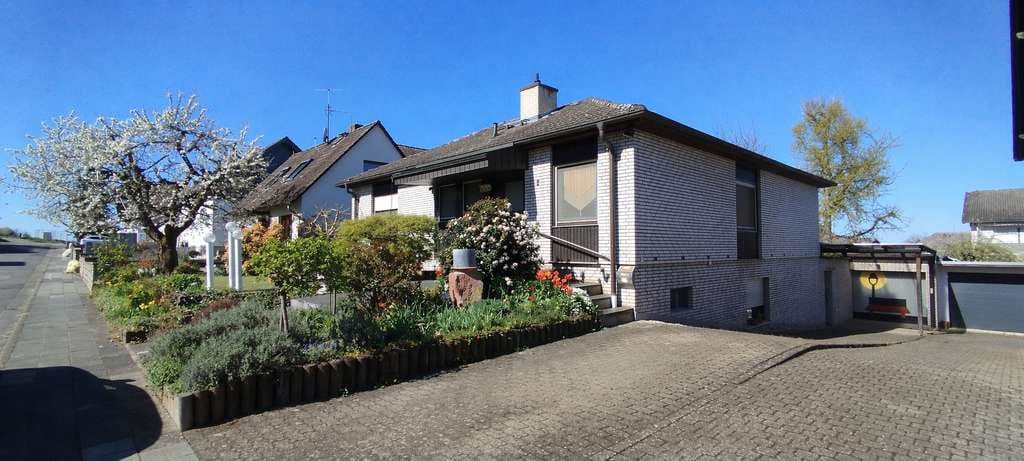 Immobilie in Groß-Umstadt - Freistehendes Haus mit Einliegerwohnung und traumhaftem Garten - Bild 0
