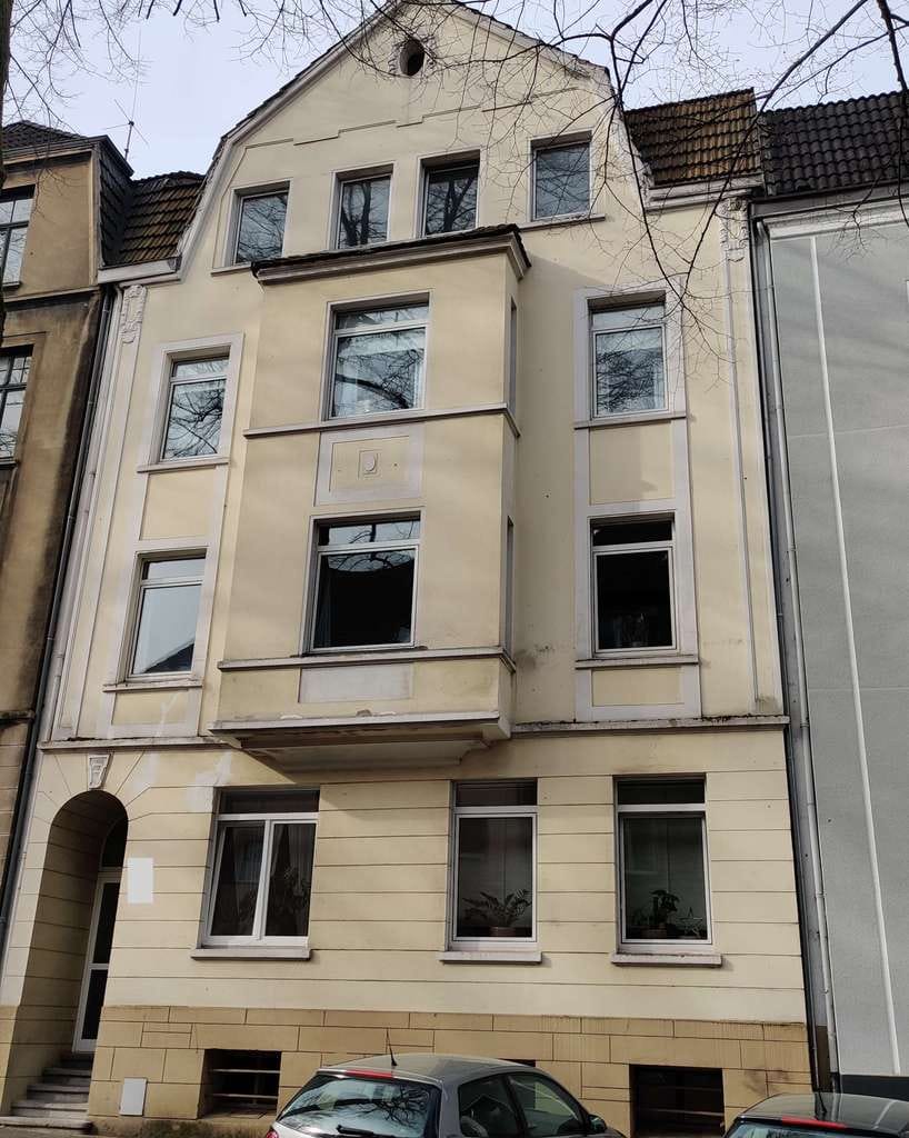 Immobilie in Mülheim an der Ruhr - 3-Familienhaus mit Entwicklungs-/ und Erweiterungspotential in MH-Dichterviertel - Bild 1