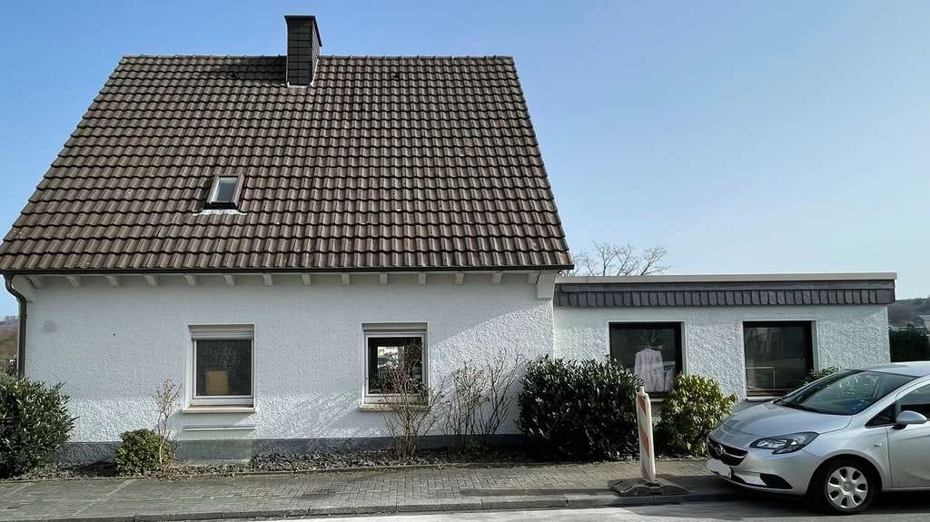 Immobilie in Olpe - Einfamilienhaus zentrumsnah - Bild 1