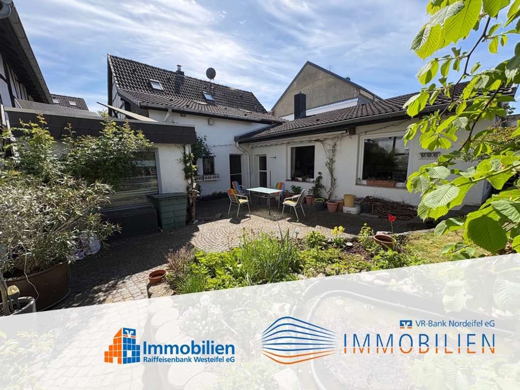 Immobilie in Euskirchen - Einfamilien- Fachwerkhaus mit kleinem Garten, Stellplatz und Garage - ruhige Lage von Kuchenheim - Bild 1