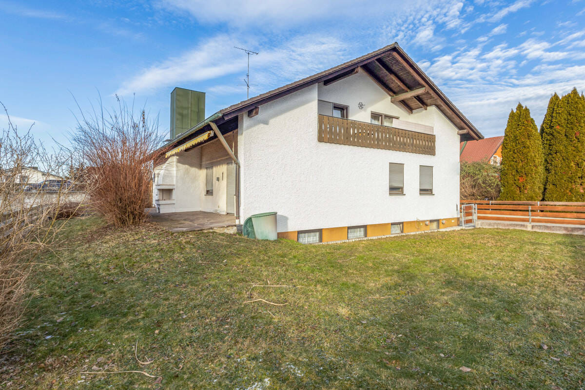 Immobilie in Wettstetten - Viel Platz für Ihre Wohnideen: Großzügiges Zweifamilienhaus in Wettstetten - Bild 2