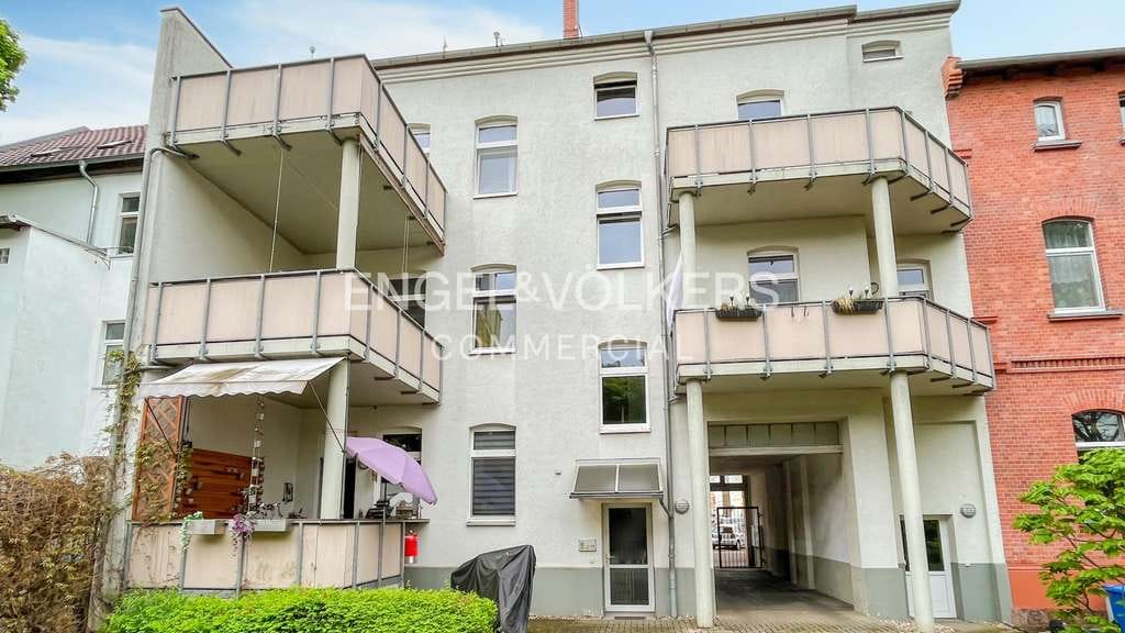 Immobilie in Köthen (Anhalt) - Gepflegtes Eigentumswohnungspaket mit Balkonen und Stellplätzen - Bild 1