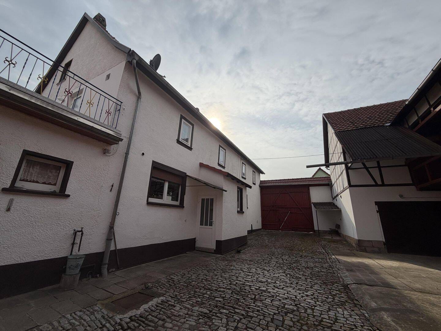 Immobilie in Straußfurt - Hof mit riesigem Potenzial - Scheune, Innenhof & Garten - Bild 3