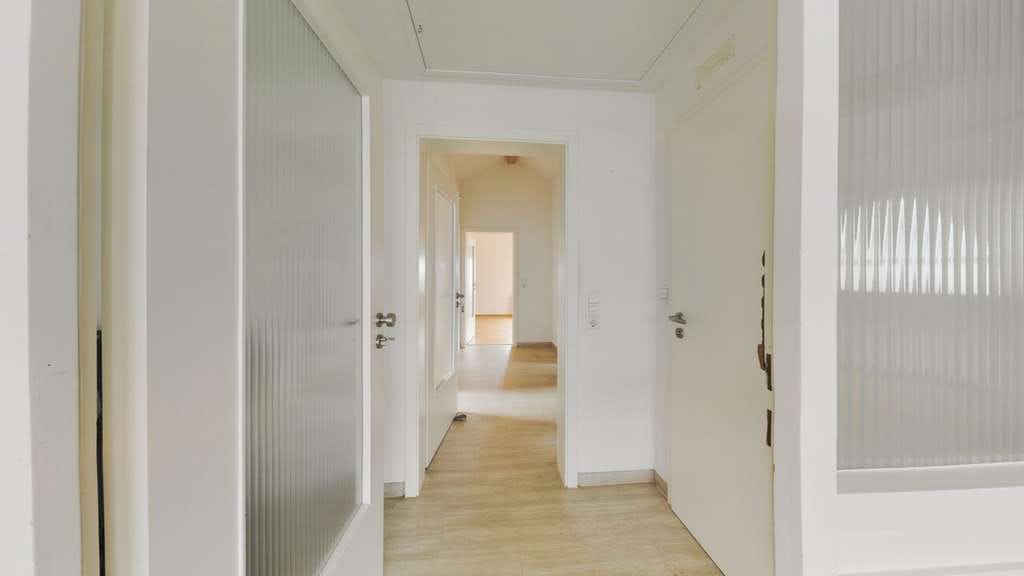 Immobilie in Herbolzheim - BRUMANI | Bezugsfreie 3-Zimmer-Wohnung mit Außenstellplatz im Herzen von Herbolzheim - Bild 4