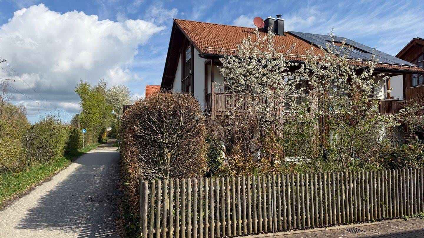 Immobilie in Bernried am Starnberger See - Bernried am STA-See! Großzügige neuwertige DHH mit Garage in Bahnhofsnähe. Einziehen und wohlfühlen! - Bild 1