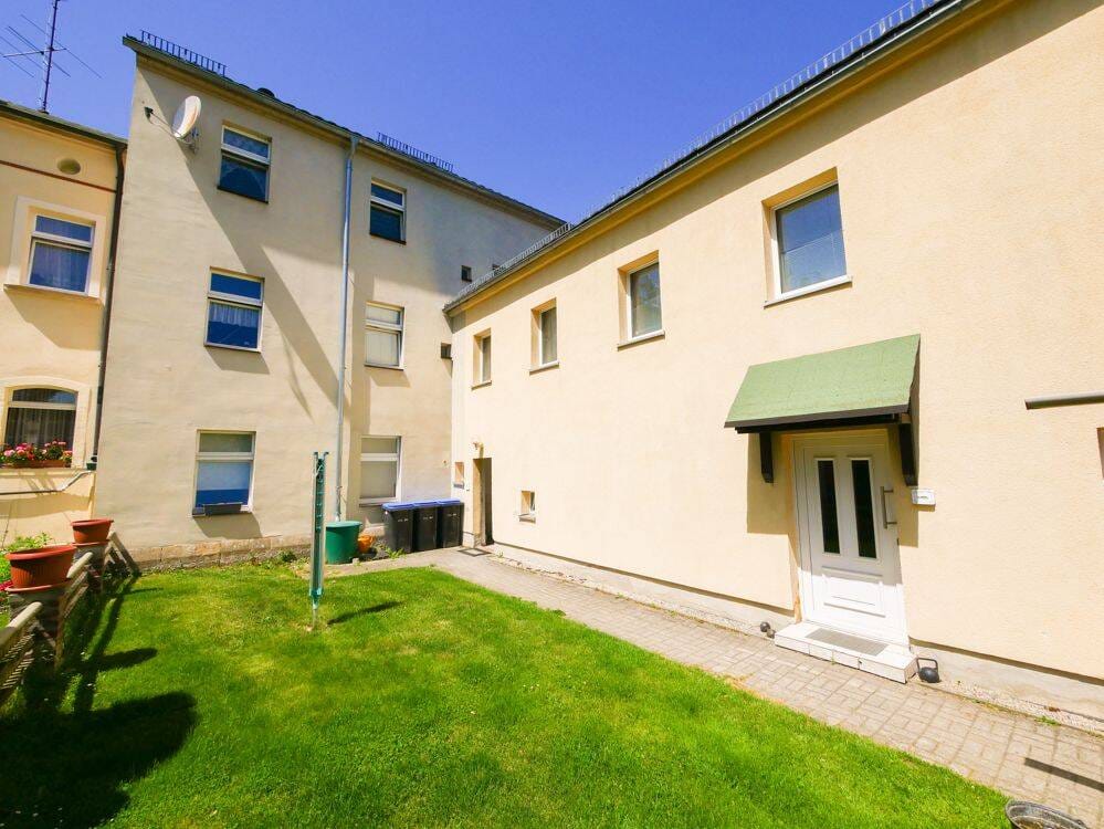 Immobilie in Neustadt in Sachsen - ++Vollvermietete solide Kapitalanlage mit beliebten 3-Zimmer-Wohnungen, Garten & Stellplätzen++ - Bild 0