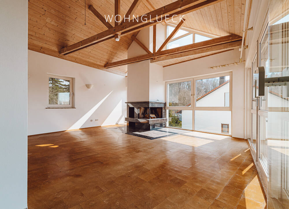 Immobilie in Harburg (Schwaben) - ELEGANTE VILLA IN HANGLAGE MIT SAGENHAFTEM WEITBLICK - Bild 2