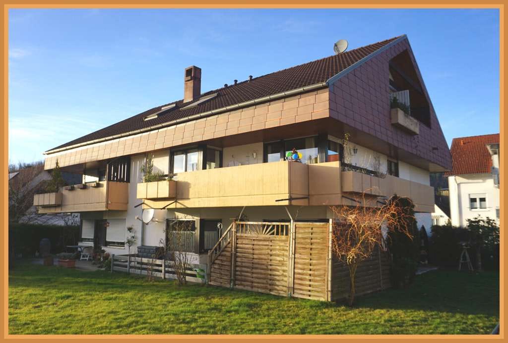 Immobilie in Zell am Harmersbach - Wohnen oder investieren – lichtdurchflutete 2-Zimmer- Dachgeschosswohnung mit besonderem Wohngefühl! - Bild 2