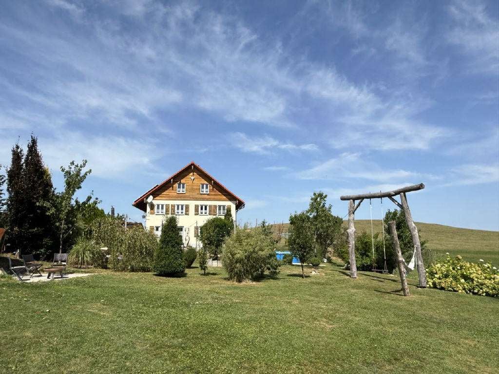 Immobilie in Argenbühl - Wunderschön renoviertes Landhaus auf 2.000 m² Grundstück - Bild 0