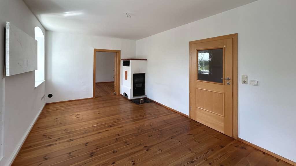 Immobilie in Bodenwöhr - Saniertes Einfamilienhaus mit weitläufigem Grundstück - Bild 4