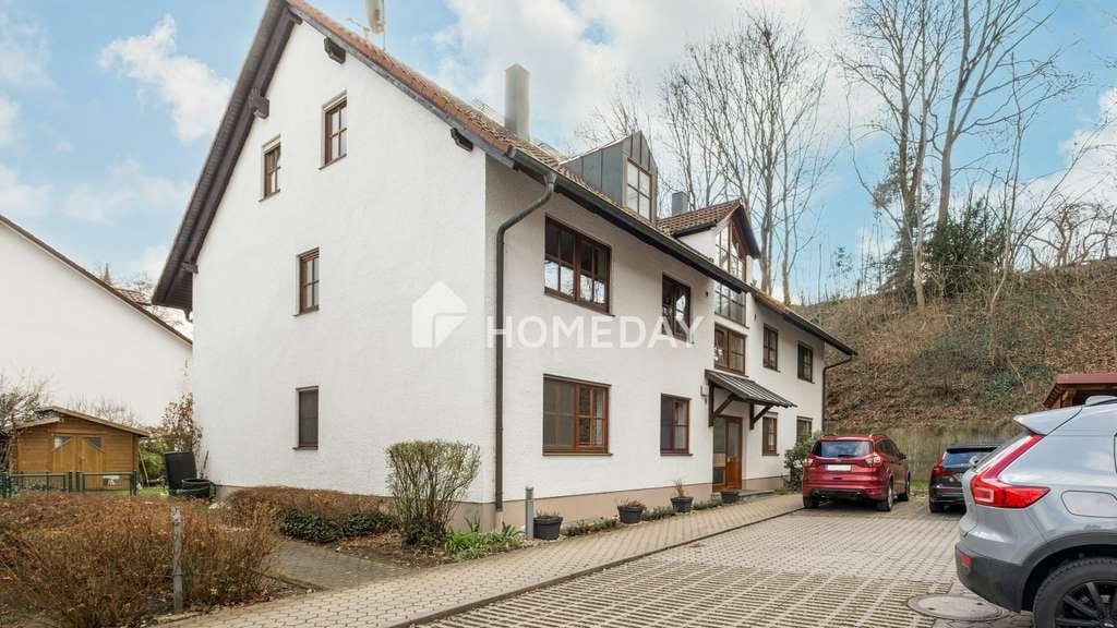 Immobilie in Dasing - Großzügige 4-Zimmer-Wohnung mit Garage und Carport und grüner Aussicht - Bild 0