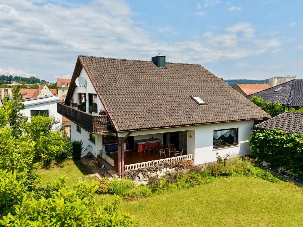 Immobilie in Altenkunstadt - Geräumiges Zweifamilienhaus mit Garten in schöner Lage von Altenkunstadt - Bild 0