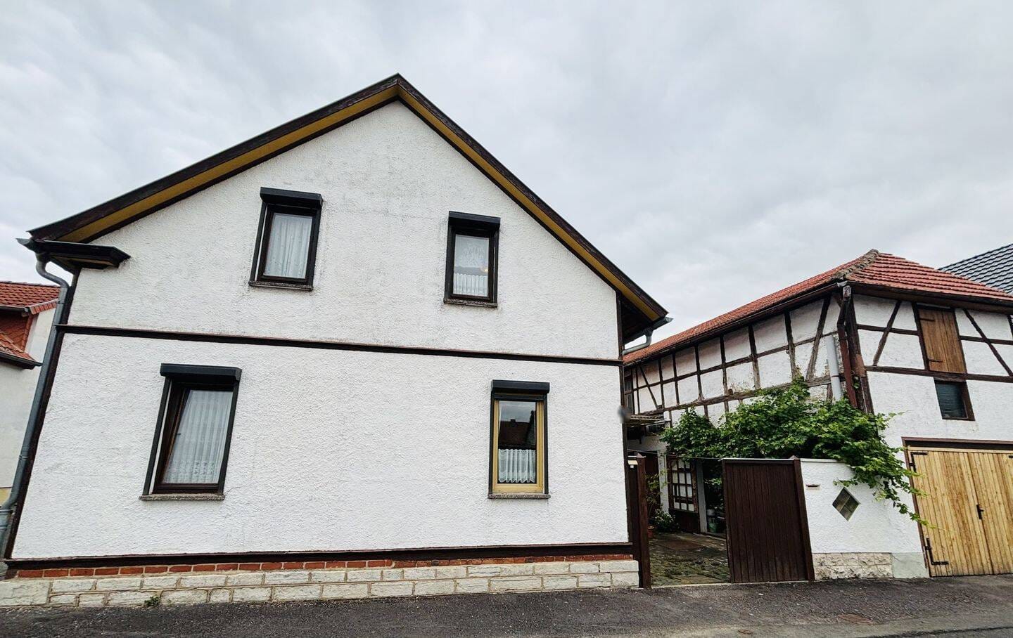 Immobilie in Hörselberg-Hainich - ***Da lässt sich was draus machen! - Einfamilienhaus mit Nebengelass und Garagen in Tüngeda*** - Bild 2
