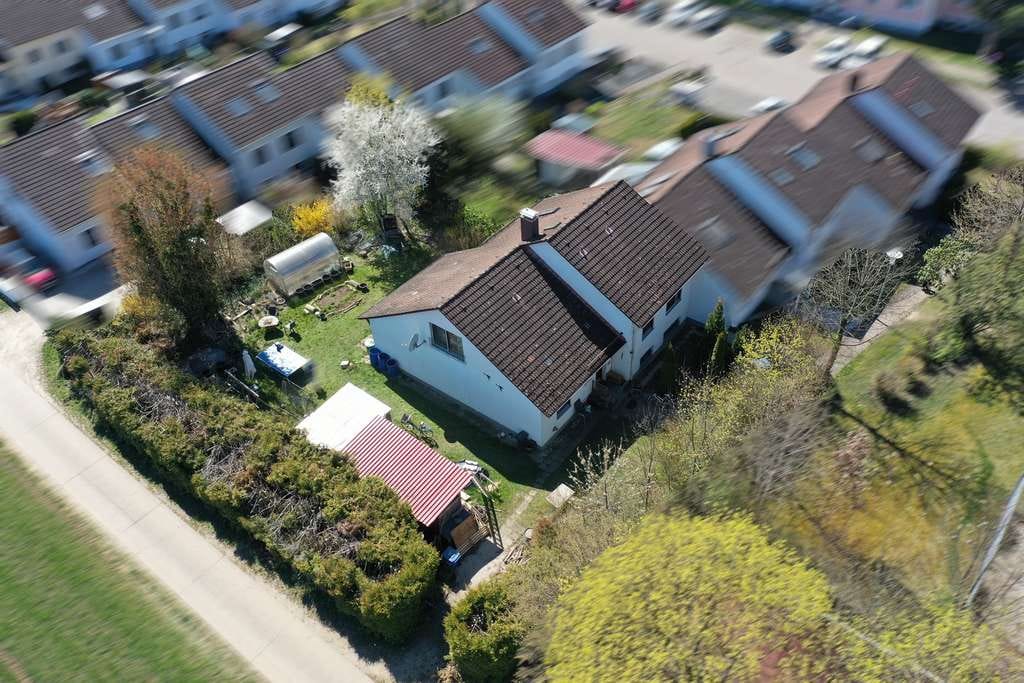 Immobilie in Nördlingen - Volltreffer! Attraktives Reiheneckhaus mit großem Grundstück in bevorzugter Lage von Nördlingen! - Bild 2