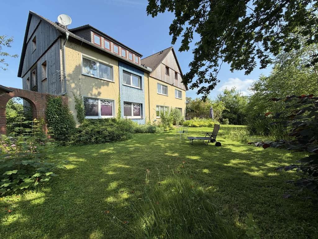 Immobilie in Extertal - Großzügiges Zweifamilienhaus mit Ausbaureserve und vielseitigen Nutzungsmöglichkeiten in Extertal! - Bild 0