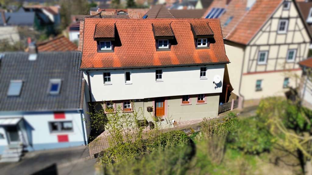 Immobilie in Göcklingen - Kernsaniertes Fachwerkhaus im Herzen der Südpfalz - Exklusives Wohnerlebnis in Göcklingen - Bild 0