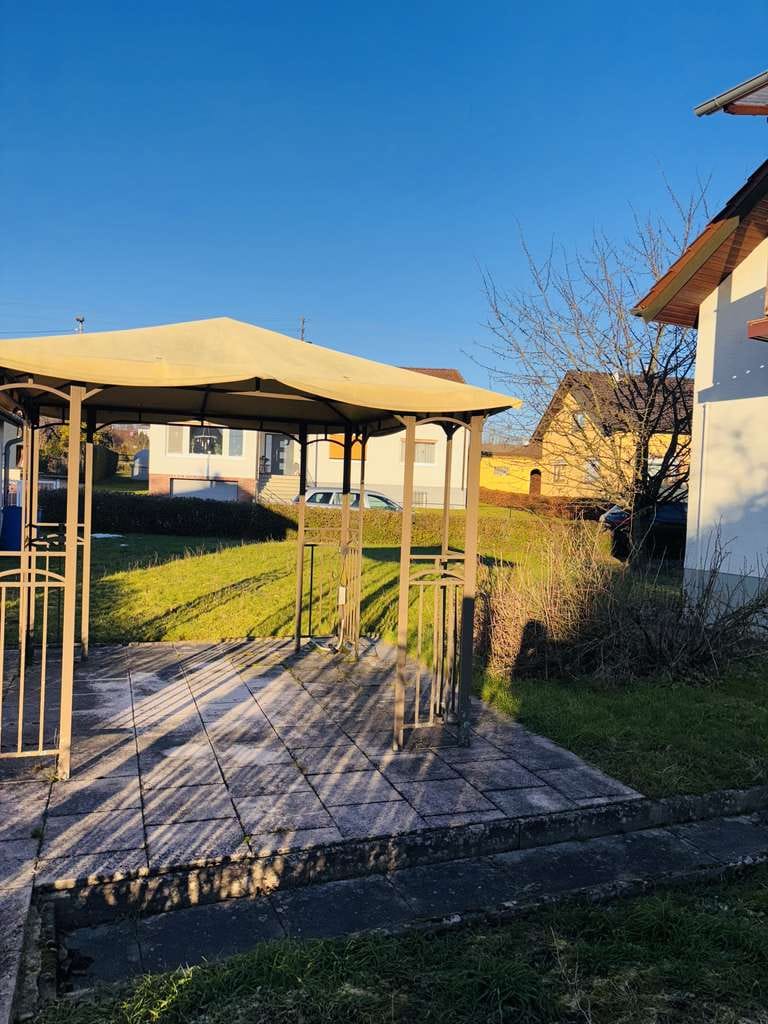 Immobilie in Mosbach - Großzügiges Zweifamilienhaus mit Garten im schönen Reichenbuch - Bild 2