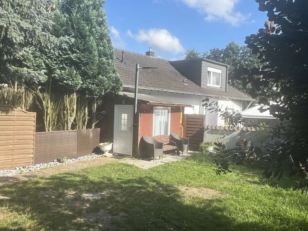 Immobilie in Aldenhoven - Großes Wohnhaus mit ca. 280 m² Wfl. und 722 m² Grundstück  mit Ausbaureserve in Aldenhoven - Bild 0