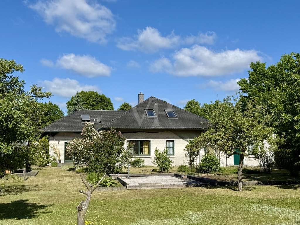 Immobilie in Neu Poserin - wertiges, geräumiges und exklusives Einfamilienhaus im Bungalowstil zw. Goldberg und Plau am See - Bild 0